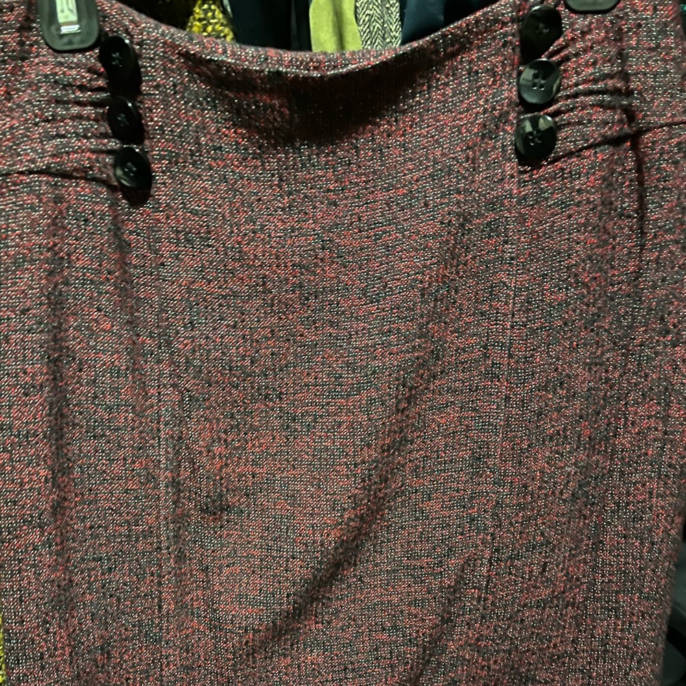 Classiques tweed Red and Black Women's Skirt with button detailing